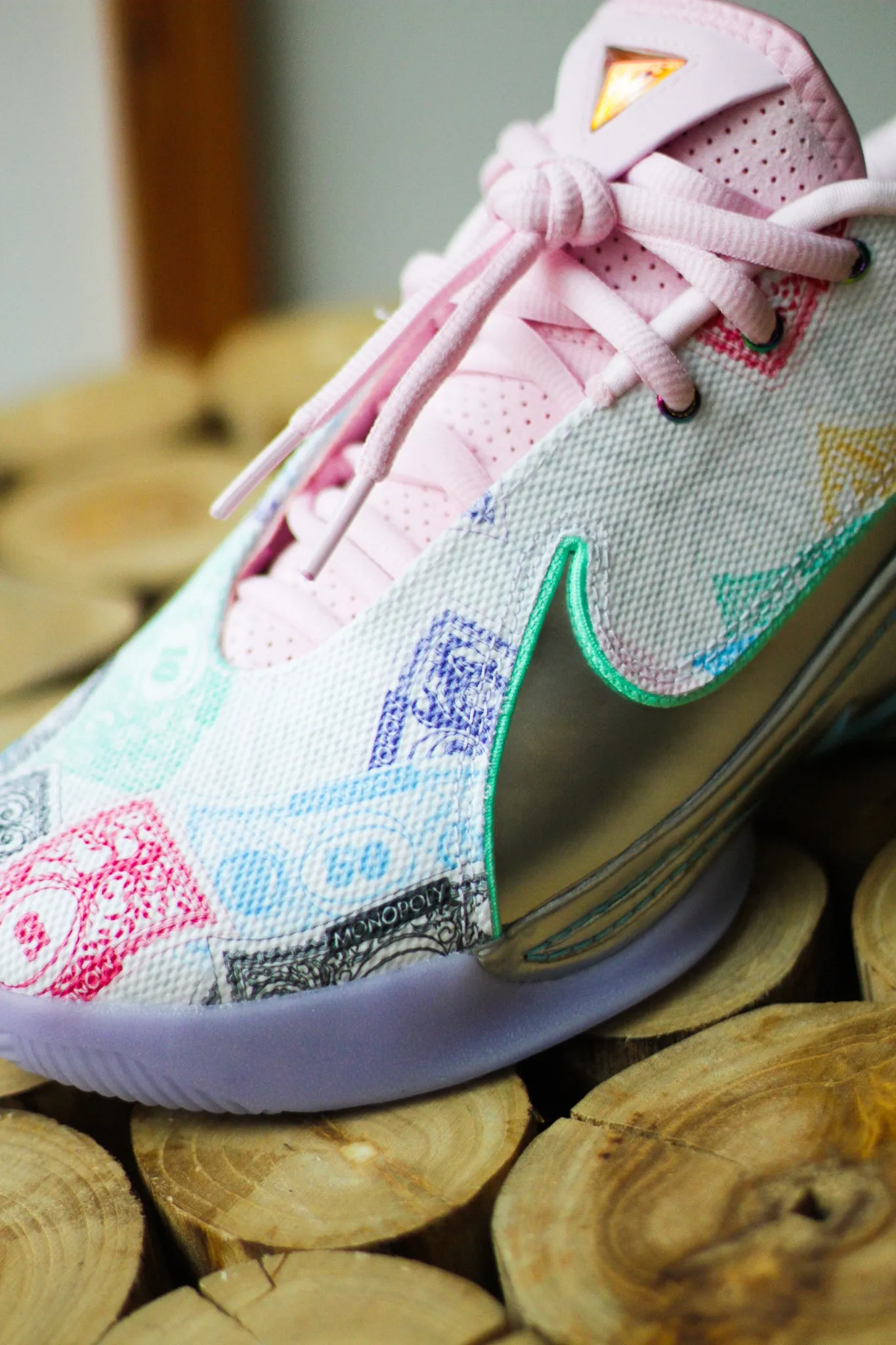 LEBRON XXII "CURRENCY"